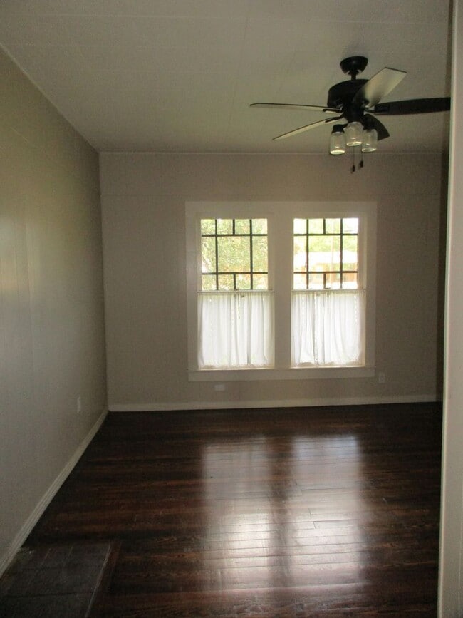 Building Photo - Charming Remodeled Home
