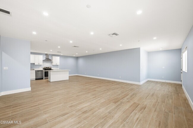 Foto del edificio - 13100 Filmore St