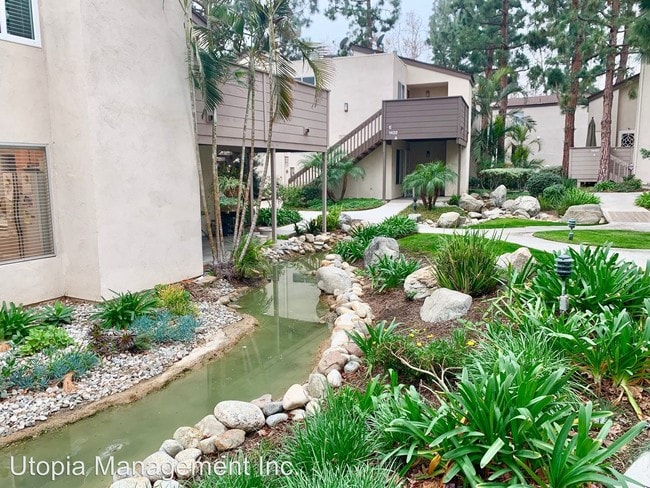 Building Photo - 1420 Cabrillo Park Dr