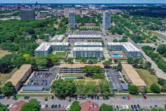 Building Photo - Central Park Apts