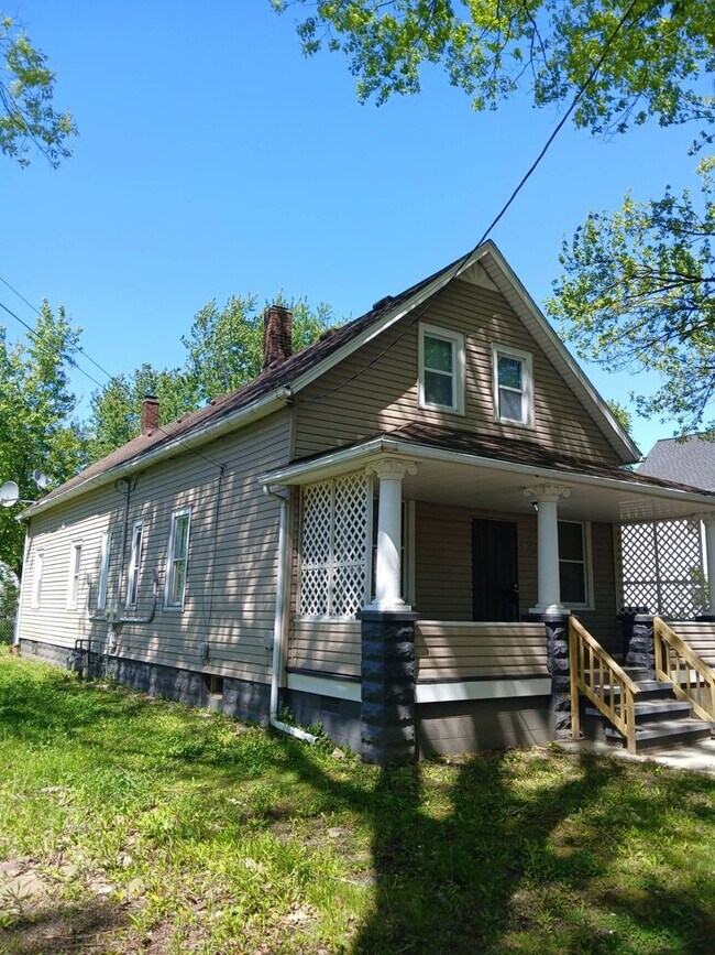 Foto del edificio - 6015 Hosmer Ave