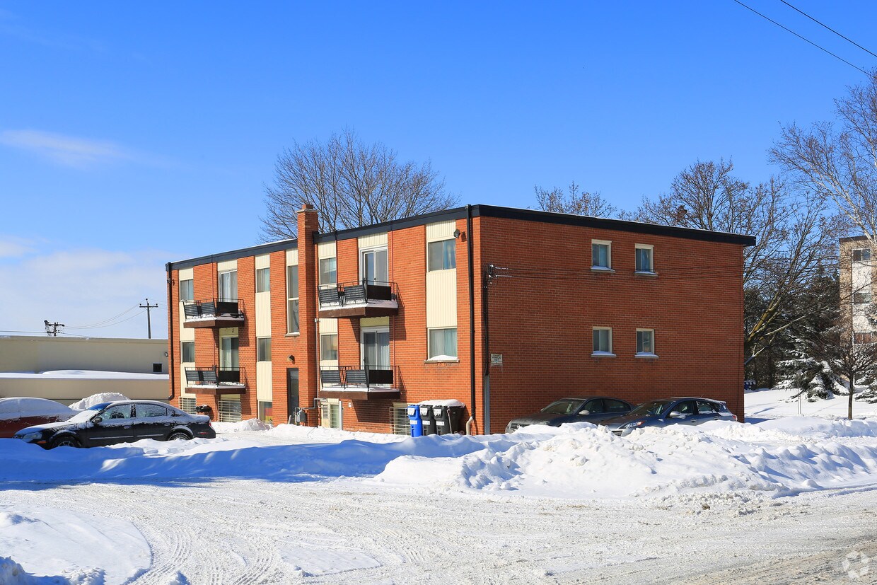 Photo du bâtiment - 45 Walton Avenue
