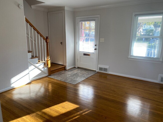 Building Photo - Alexandria/Huntington Metro-5948 Williamsb...