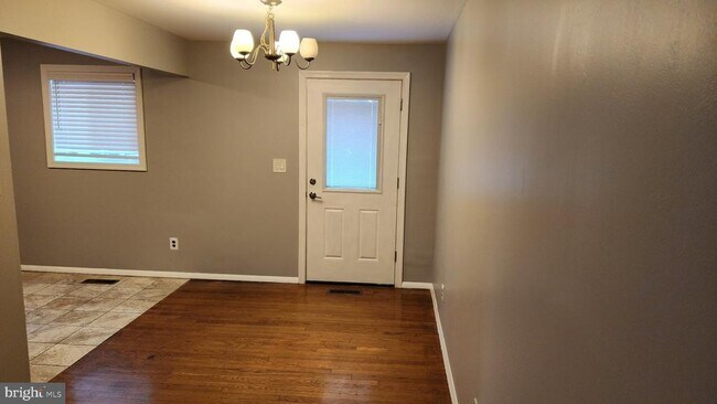 Building Photo - 1602 Elson St