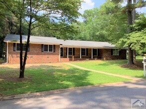 Building Photo - 225 Dunwoody Dr
