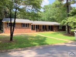 Building Photo - 225 Dunwoody Dr