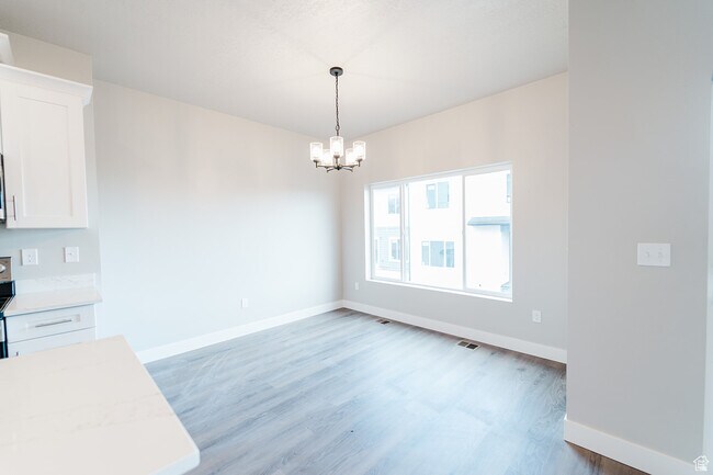 Building Photo - 663 E 730 N