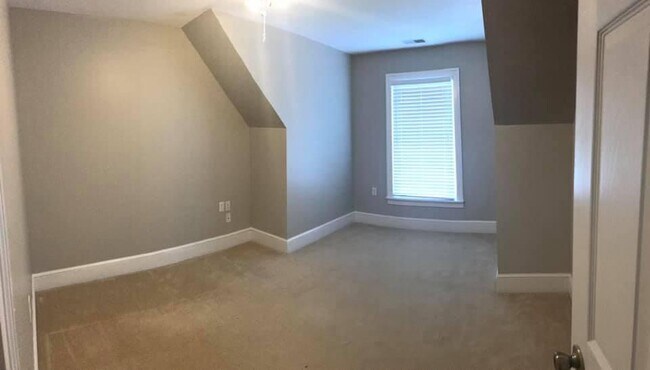 Building Photo - 421 Calvert Rd