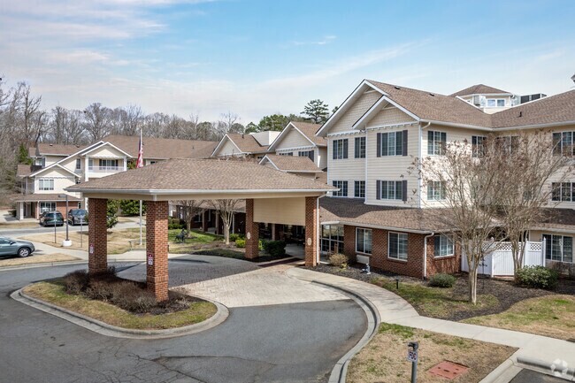 Building Photo - Holiday Willow Grove