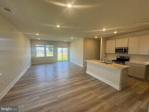 Building Photo - 1684 Lake Placid Dr