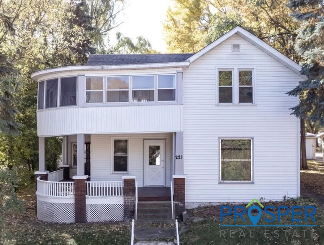 Building Photo - ST221X