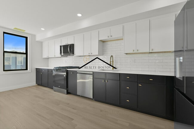 Building Photo - 280-282 Sumner Unit 2