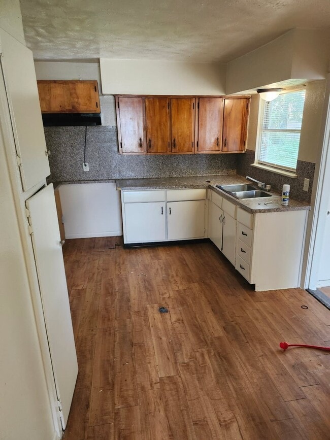 Building Photo - 6114 Doulton Dr