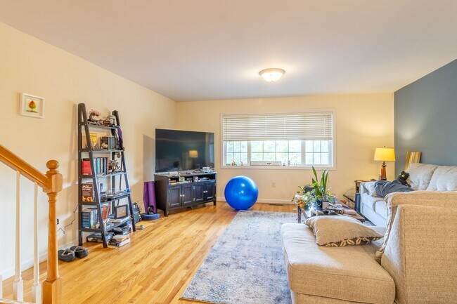 Foto del edificio - Spacious Luxury Multi Level, 2 Bedroom Condo