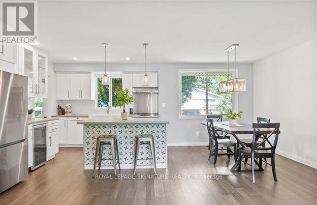 Building Photo - 4 Laguna Crescent