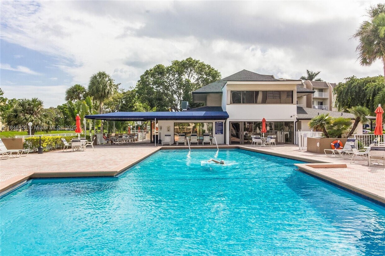 Foto principal - 7765 SW 86th St