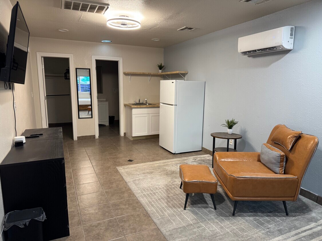 Foto principal - 938 E Amelia Ave