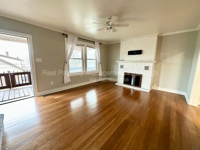 Foto del edificio - 1112 Kelton Ave