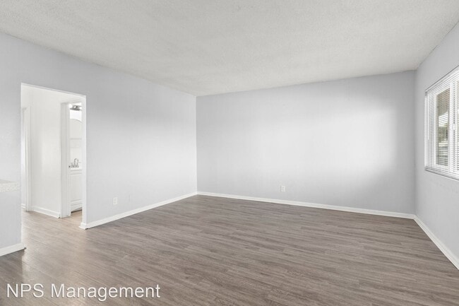 Building Photo - 2 br, 1 bath Apartment - 927 Daisy Avenue ...