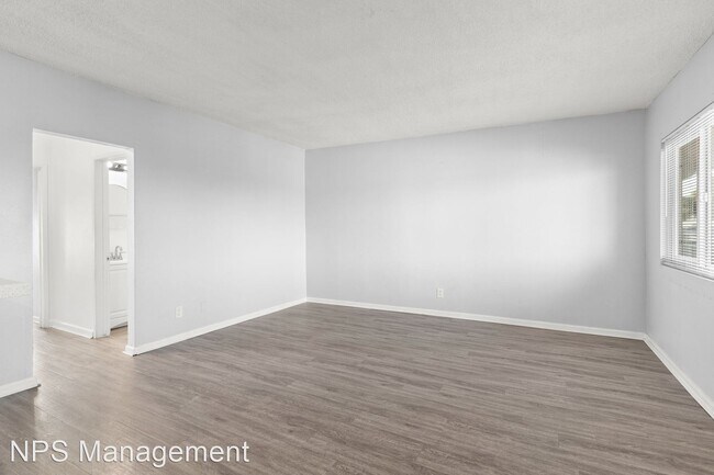 Foto del edificio - 2 br, 1 bath Apartment - 927 Daisy Avenue ...