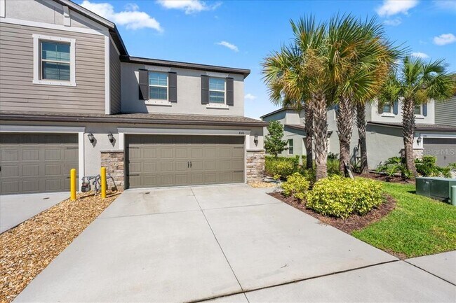 Foto del edificio - 8166 Crescent Oaks Dr
