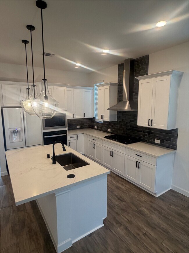 Foto del edificio - 25302 Rothesay Ln