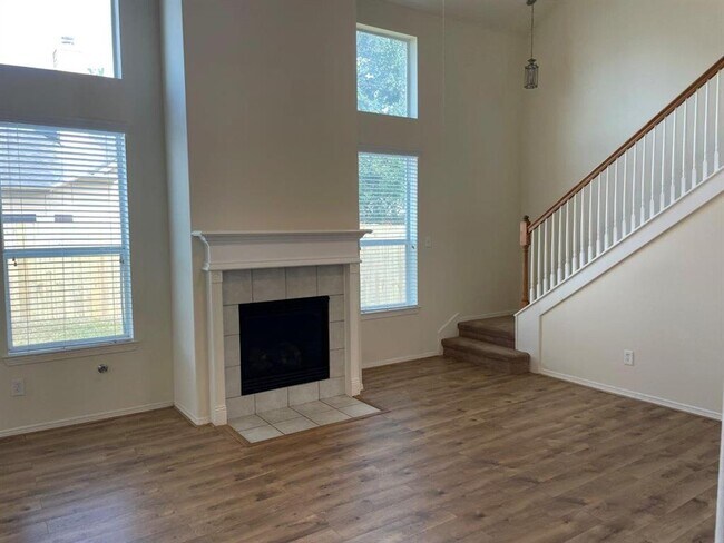 Building Photo - 835 Chase View Dr