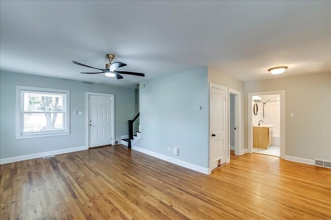 Foto del edificio - 1120 Liberty Rd