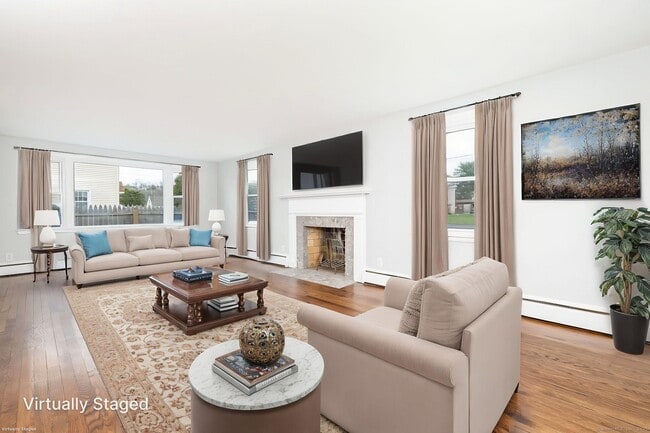 Building Photo - 238 James St