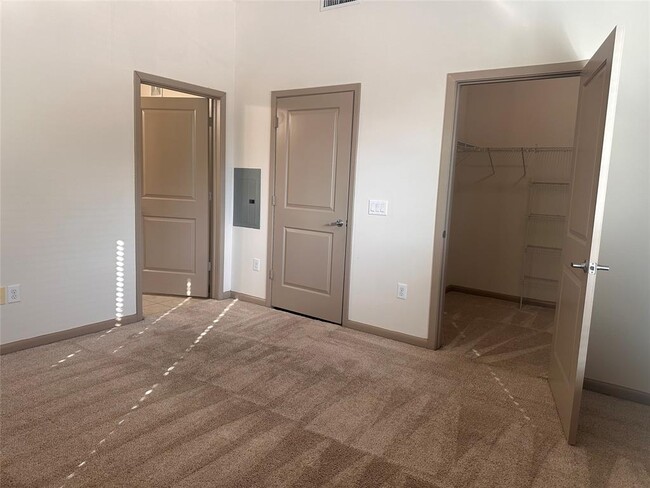 Building Photo - 306 McGowen St