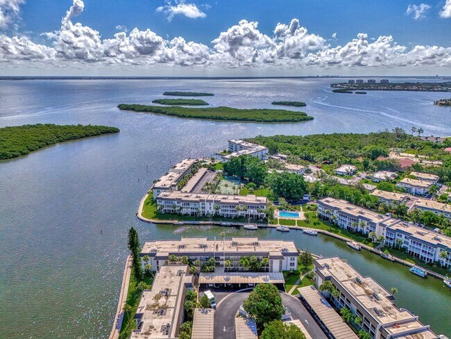 Foto del edificio - LUXURY LONGBOAT LIVING AT IT’S FINEST! AVA...