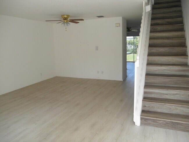 Foto del edificio - 798 Summit Lake Dr