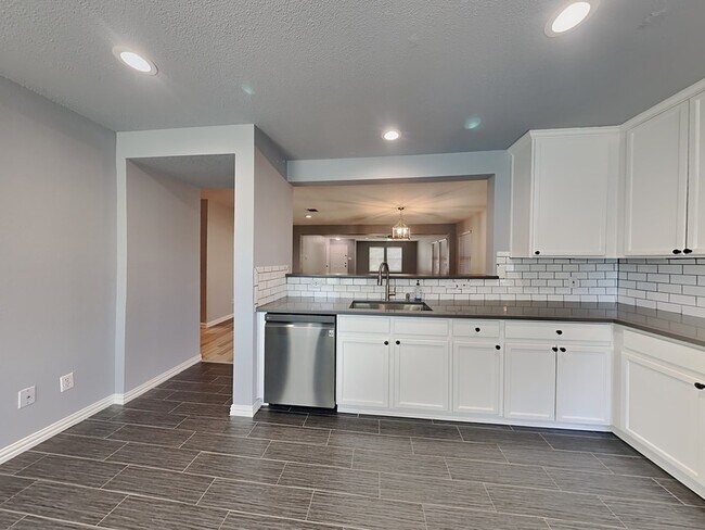 Foto del edificio - 3808 Bandera Ranch Rd