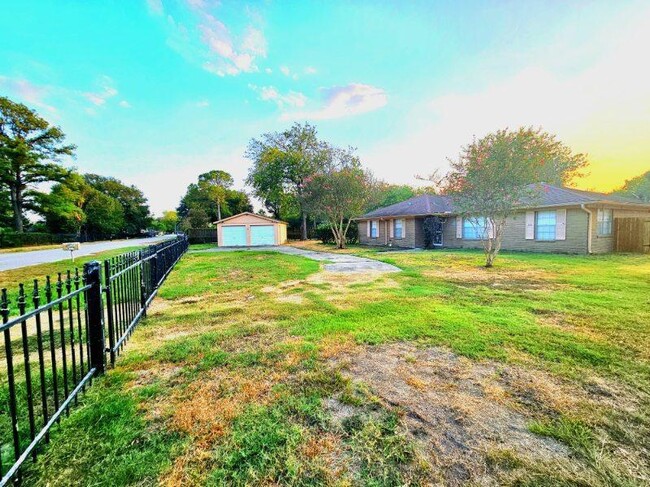 Building Photo - 9303 Cornett Dr