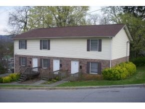 Primary Photo - 703 Fall St