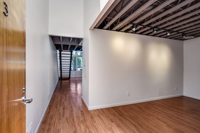 Foto del edificio - Trendy Live Work Loft Kensington Park Plaza