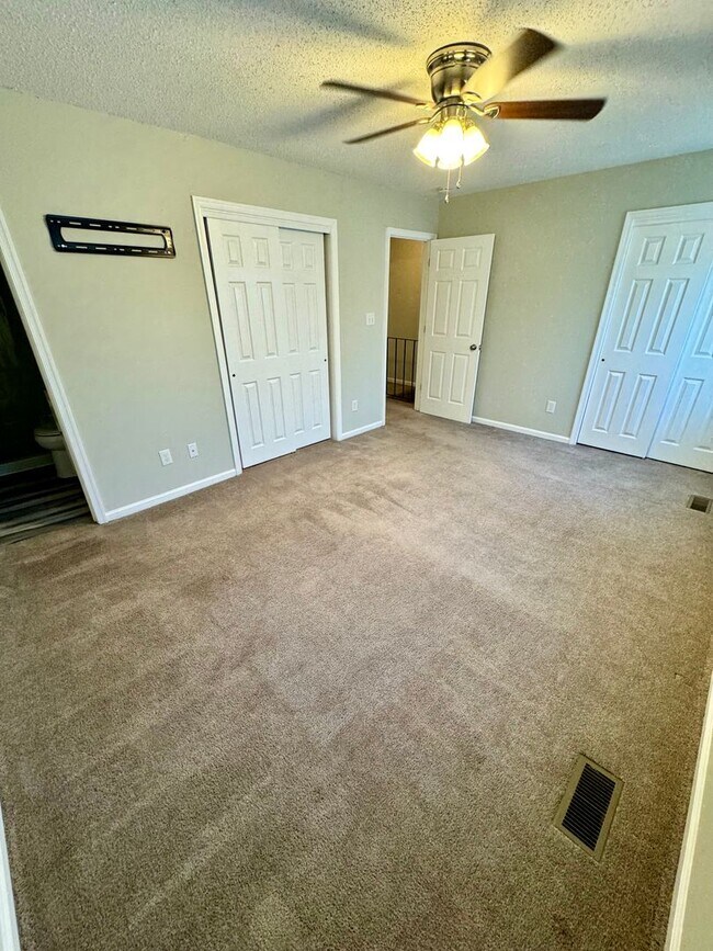 Foto del edificio - THE LAKES