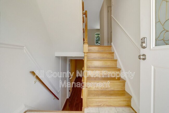 Building Photo - 3353 Ardley Ct
