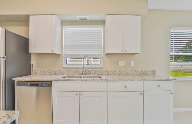 Building Photo - 520 S Perry St