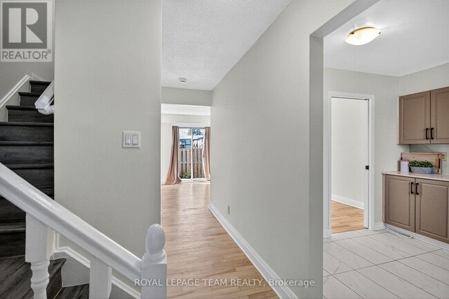 Building Photo - 434 Moodie Dr