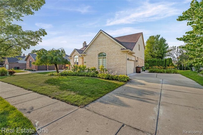 Building Photo - 13987 Glenwood Dr
