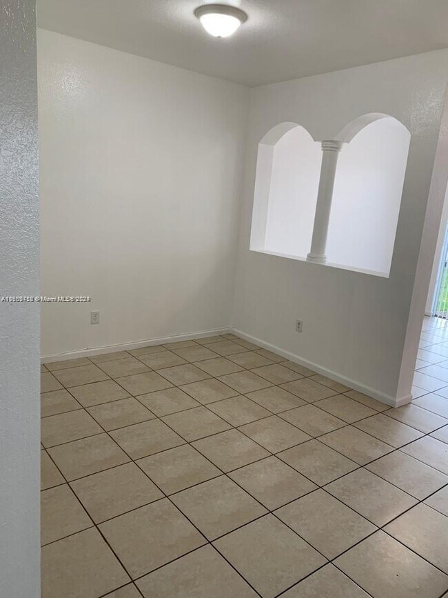 Foto del edificio - 2107 NE 7th St