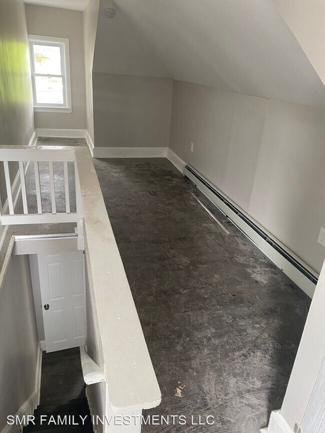 Building Photo - 3 br, 1 bath House - 1066 Pennington Road