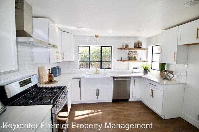 Building Photo - 2 br, 1 bath House - 1645 E Turney Ave