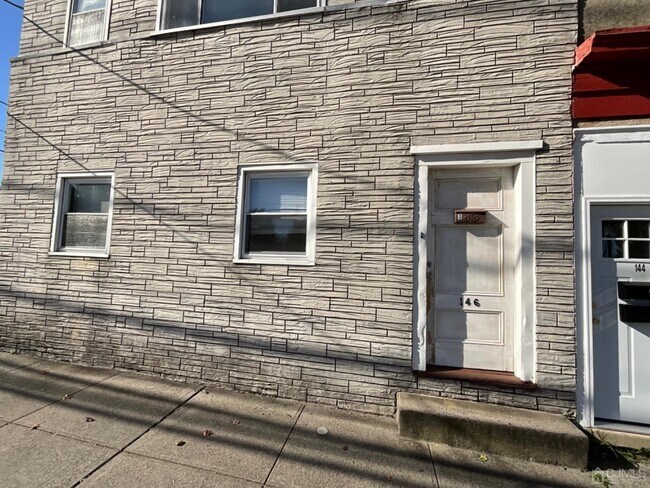Building Photo - 146 S Broadway