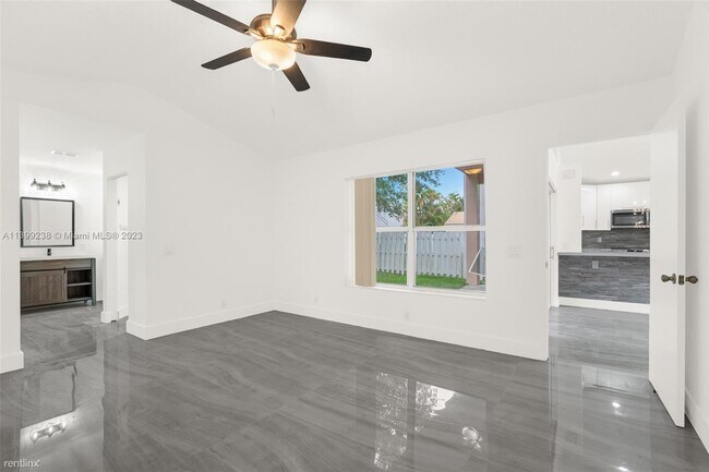 Foto del edificio - 3 br, 2 bath House - 224 E Bayridge Dr