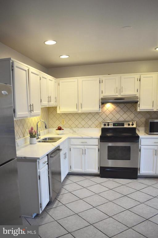 Foto del edificio - 7051 Leewood Forest Dr