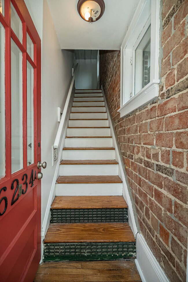 Building Photo - 6234 Columbia Ave