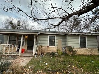 Building Photo - 5410 Encino Rd