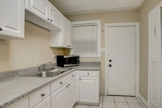 Building Photo - 1935 Richmond Ave